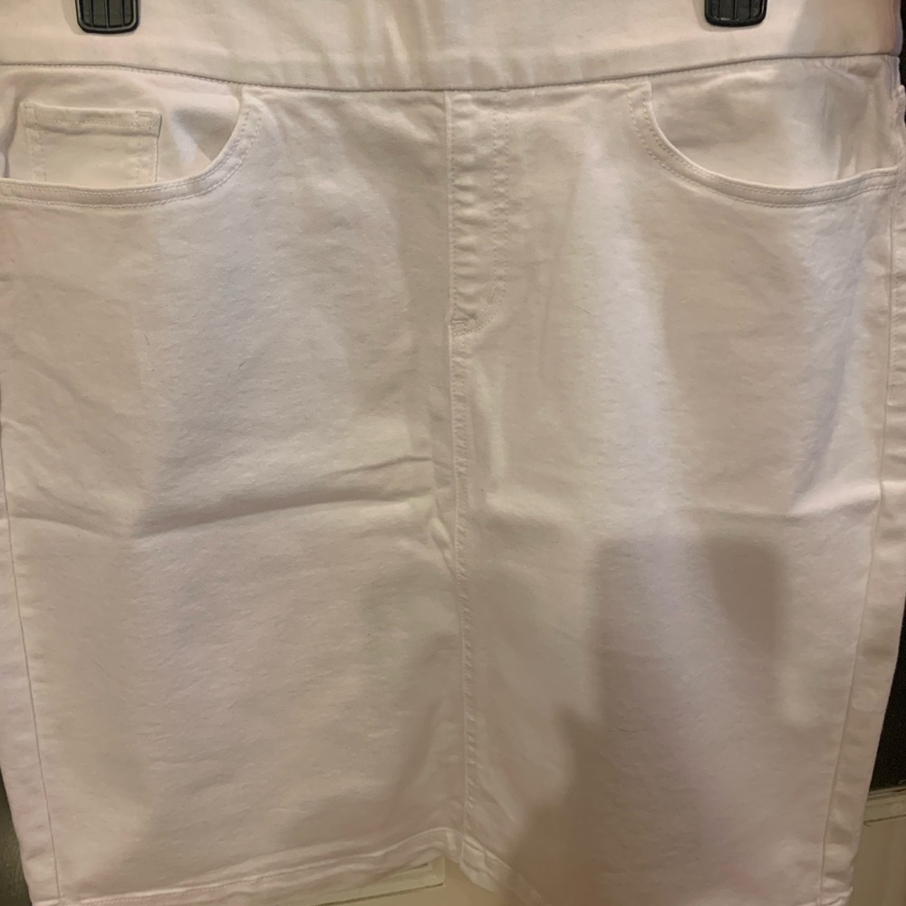 Liz Claiborne White Denim Skirt - Picture 3 of 3